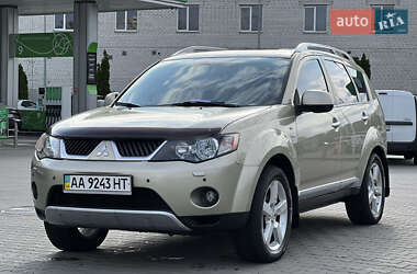 Внедорожник / Кроссовер Mitsubishi Outlander 2008 в Киеве