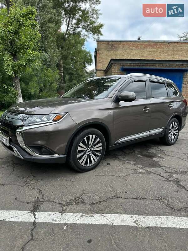 Mitsubishi Outlander 2018