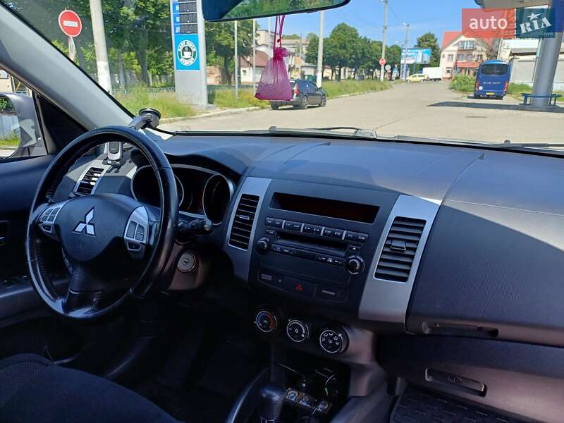 Позашляховик / Кросовер Mitsubishi Outlander 2010 в Житомирі