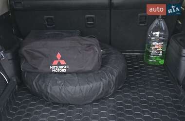 Внедорожник / Кроссовер Mitsubishi Outlander 2015 в 