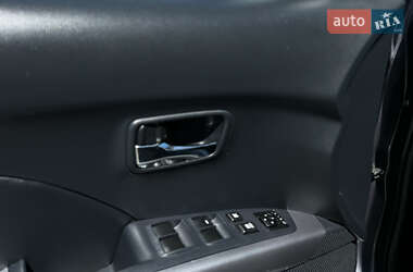 Внедорожник / Кроссовер Mitsubishi Outlander 2008 в 