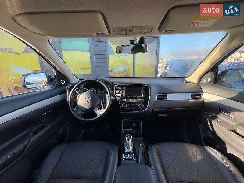 Позашляховик / Кросовер Mitsubishi Outlander 2014 в Стрию
