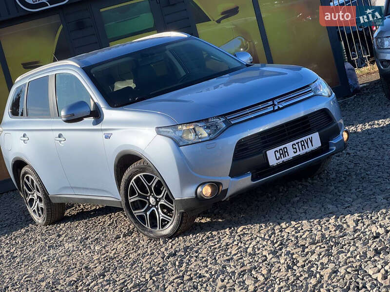 Позашляховик / Кросовер Mitsubishi Outlander 2014 в Стрию
