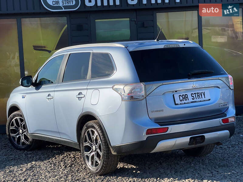 Позашляховик / Кросовер Mitsubishi Outlander 2014 в Стрию
