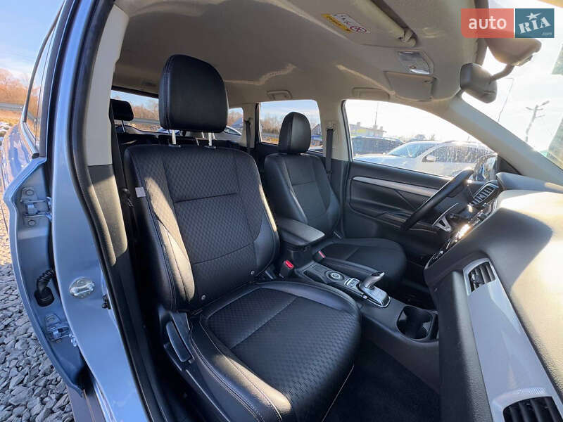 Позашляховик / Кросовер Mitsubishi Outlander 2014 в Стрию