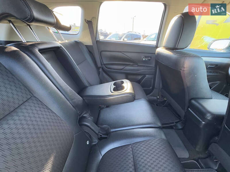 Позашляховик / Кросовер Mitsubishi Outlander 2014 в Стрию