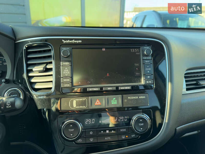 Позашляховик / Кросовер Mitsubishi Outlander 2014 в Стрию