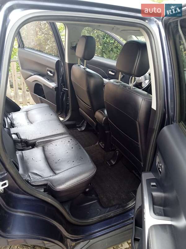 Позашляховик / Кросовер Mitsubishi Outlander 2009 в Літині