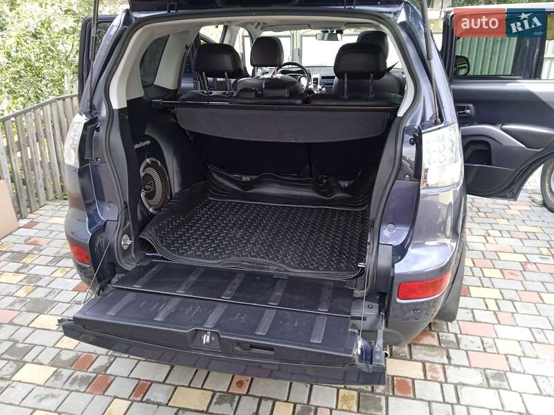 Позашляховик / Кросовер Mitsubishi Outlander 2009 в Літині