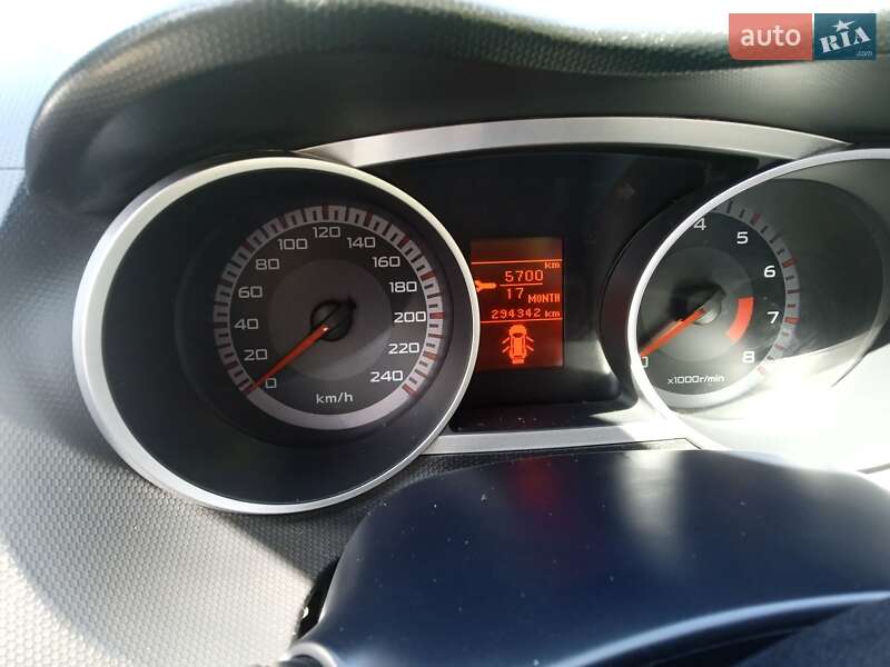 Позашляховик / Кросовер Mitsubishi Outlander 2009 в Літині