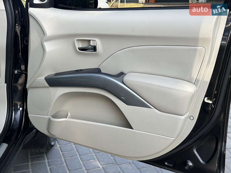Позашляховик / Кросовер Mitsubishi Outlander 2008 в Одесі