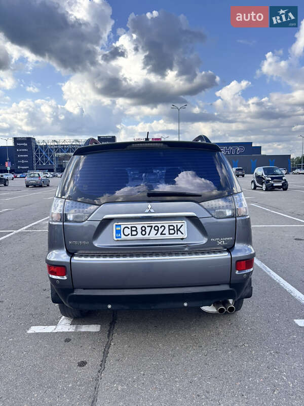 Позашляховик / Кросовер Mitsubishi Outlander 2011 в Києві