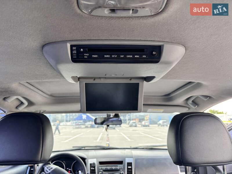 Позашляховик / Кросовер Mitsubishi Outlander 2011 в Києві