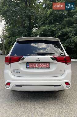 Внедорожник / Кроссовер Mitsubishi Outlander 2021 в 