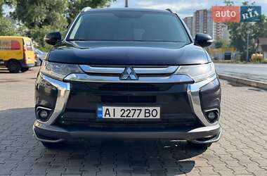 Позашляховик / Кросовер Mitsubishi Outlander 2015 в 