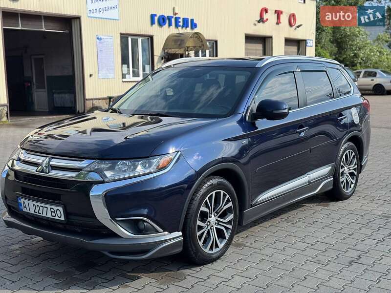 Позашляховик / Кросовер Mitsubishi Outlander 2015 в Броварах