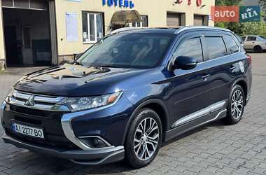 Позашляховик / Кросовер Mitsubishi Outlander 2015 в 