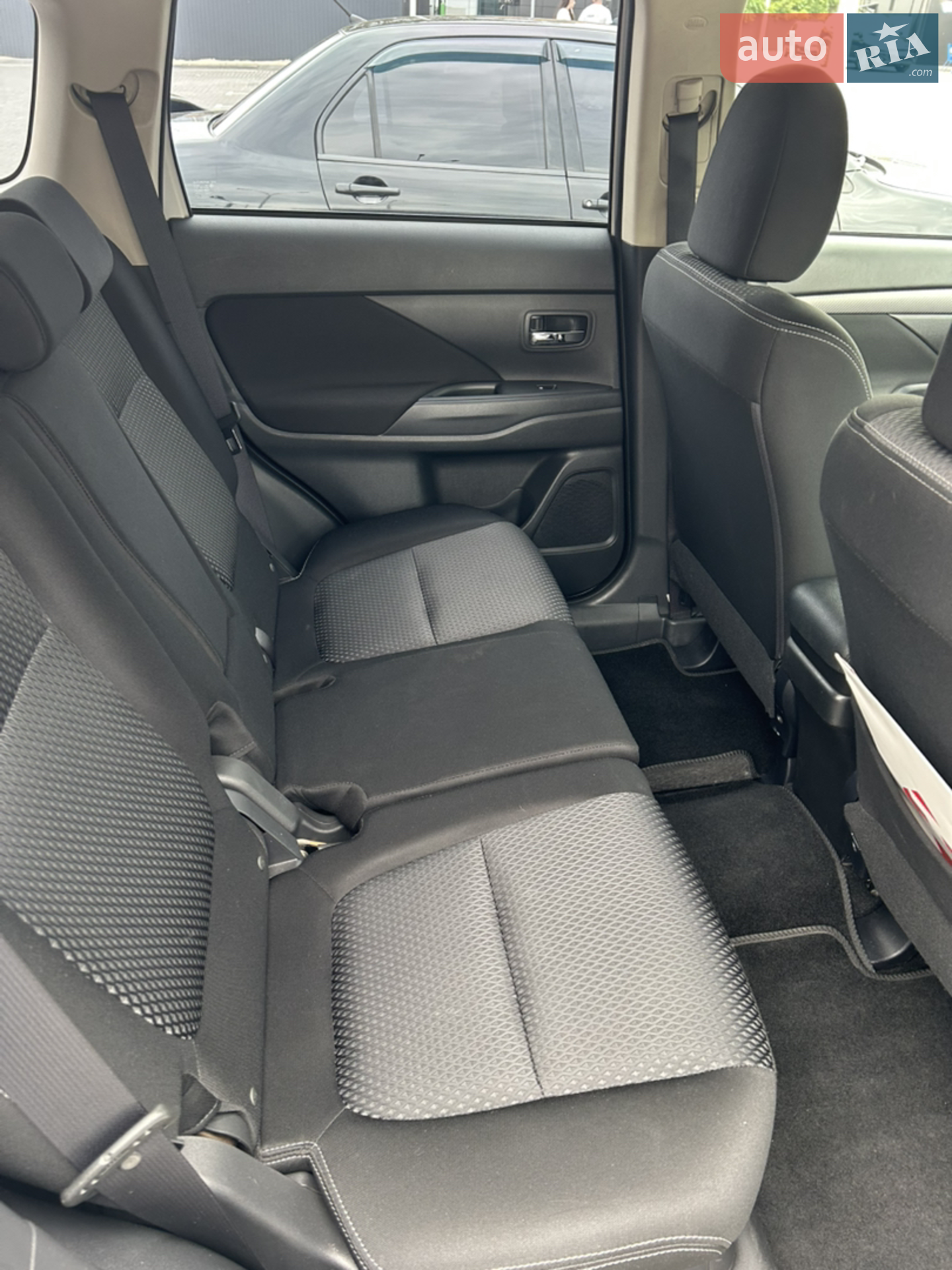 2017 Mitsubishi Outlander - мініатюра 17