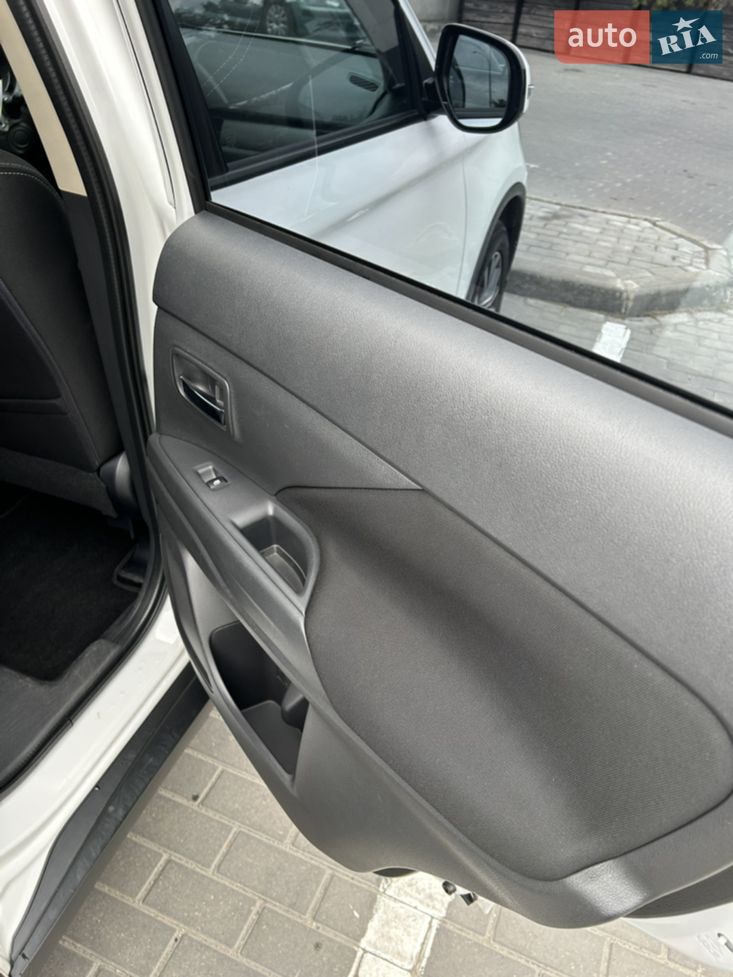 2017 Mitsubishi Outlander - мініатюра 19