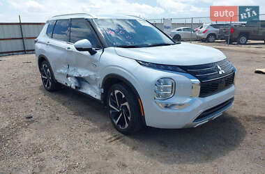 Внедорожник / Кроссовер Mitsubishi Outlander 2023 в 