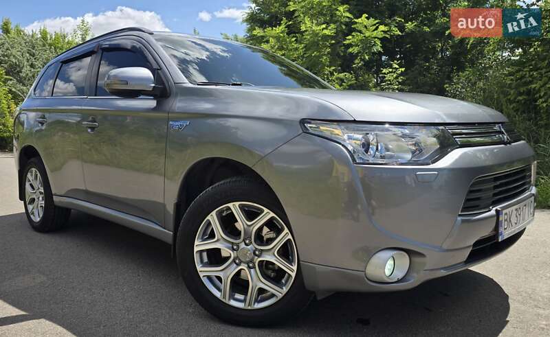 Позашляховик / Кросовер Mitsubishi Outlander 2013 в Рівному
