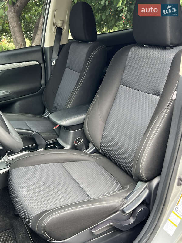 Внедорожник / Кроссовер Mitsubishi Outlander 2018 в Золотоноше