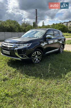 Внедорожник / Кроссовер Mitsubishi Outlander 2017 в Харькове
