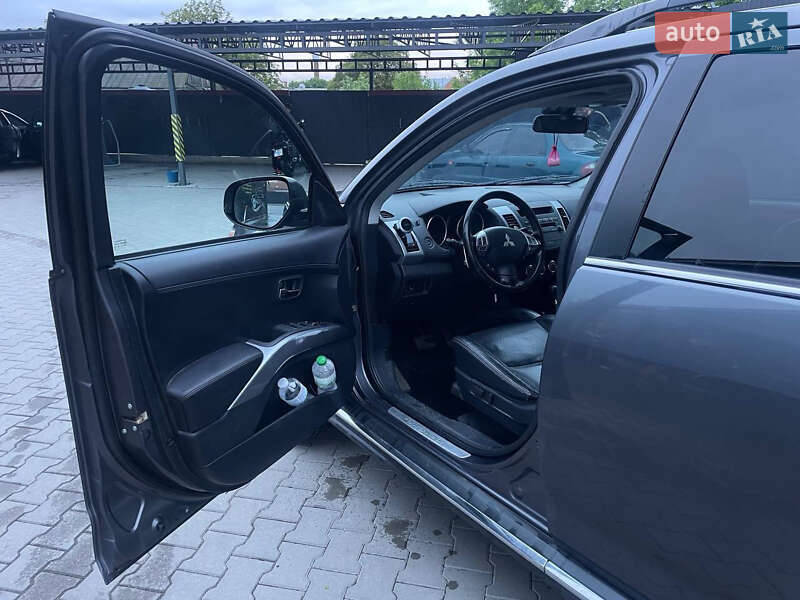 Внедорожник / Кроссовер Mitsubishi Outlander 2011 в Житомире