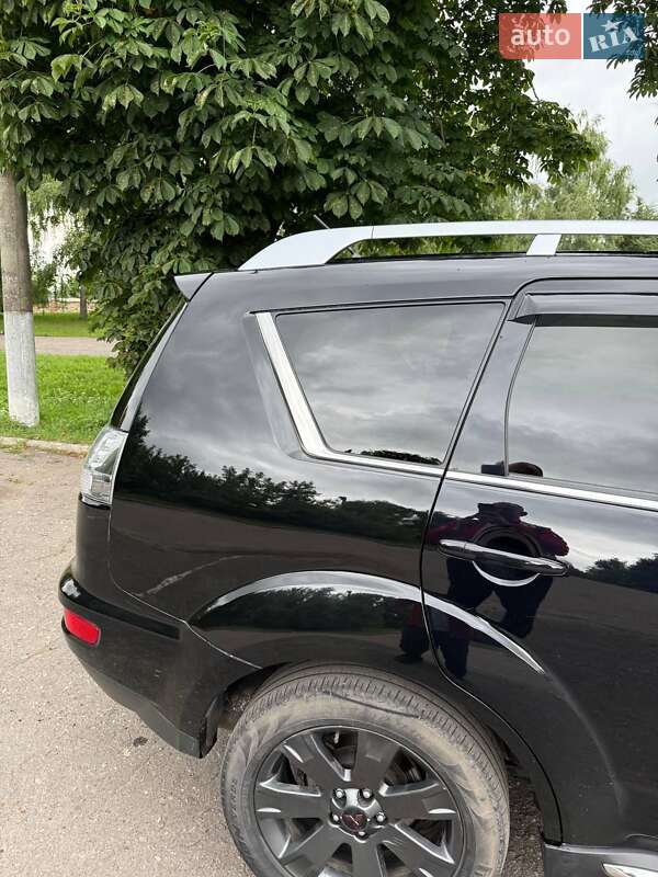 Внедорожник / Кроссовер Mitsubishi Outlander 2010 в Путивле
