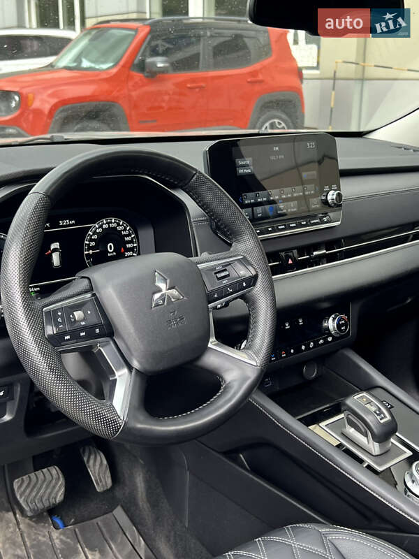 Внедорожник / Кроссовер Mitsubishi Outlander 2023 в Одессе фото 21 Внедорожник / Кроссовер Mitsubishi Outlander 2023 в Одессе