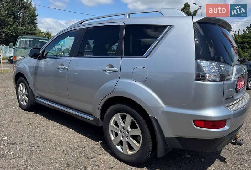 Внедорожник / Кроссовер Mitsubishi Outlander 2010 в Киеве