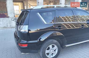 Внедорожник / Кроссовер Mitsubishi Outlander 2010 в 