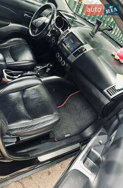 Внедорожник / Кроссовер Mitsubishi Outlander 2007 в 