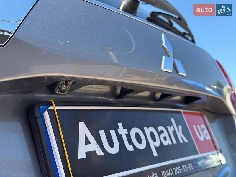 Внедорожник / Кроссовер Mitsubishi Outlander 2021 в Запорожье