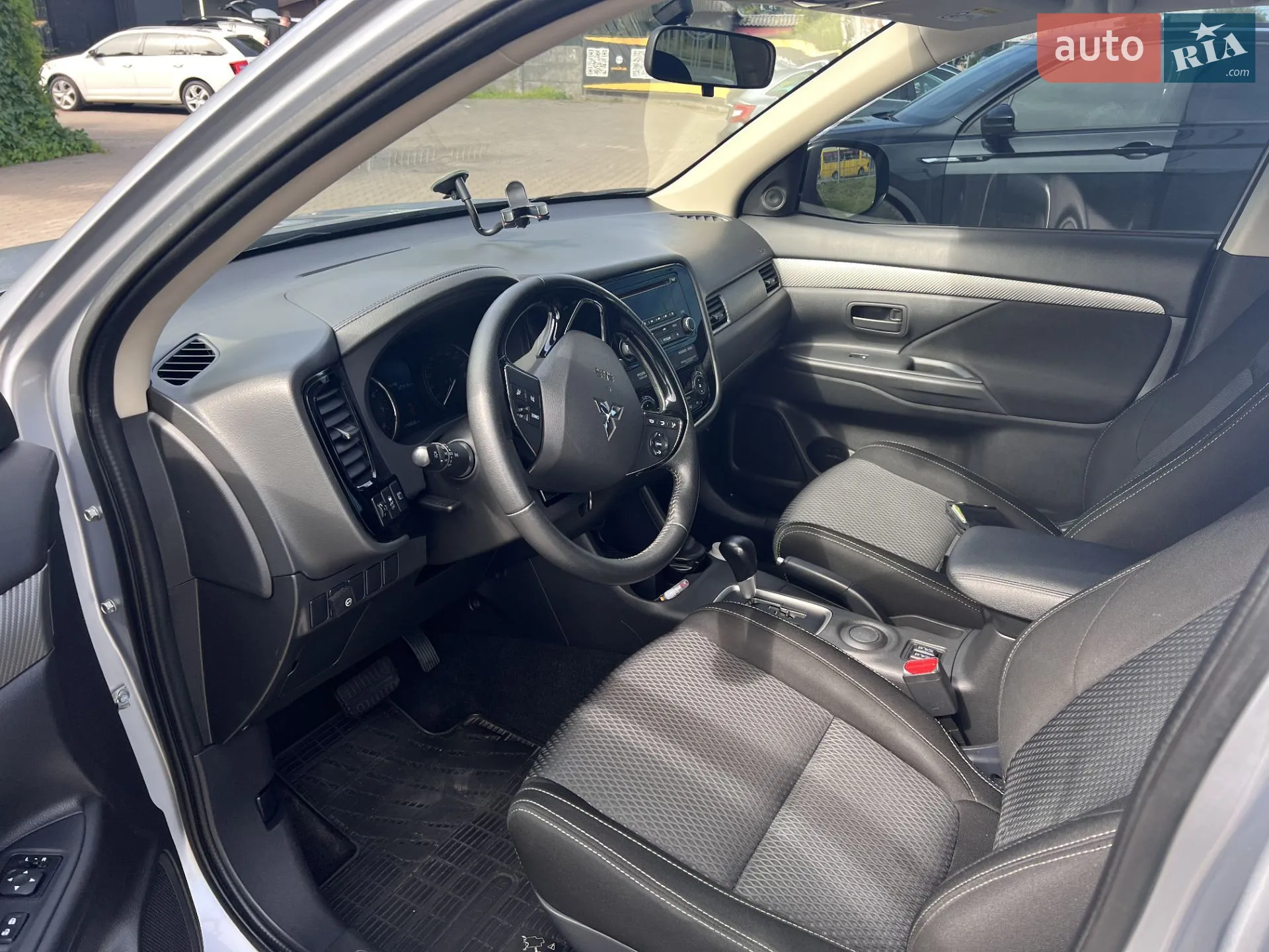 2016 Mitsubishi Outlander - мініатюра 11