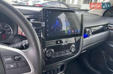 Позашляховик / Кросовер Mitsubishi Outlander 2018 в Харкові