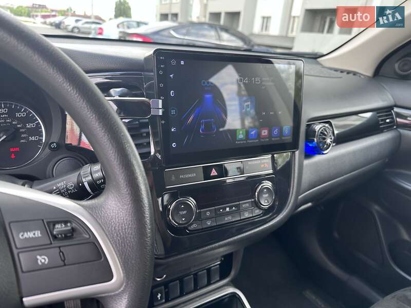 Позашляховик / Кросовер Mitsubishi Outlander 2018 в Харкові