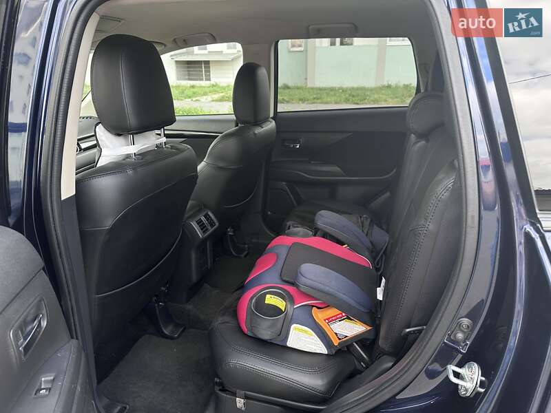 Позашляховик / Кросовер Mitsubishi Outlander 2018 в Харкові