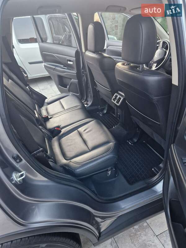 Внедорожник / Кроссовер Mitsubishi Outlander 2020 в Львове