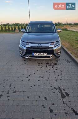 Внедорожник / Кроссовер Mitsubishi Outlander 2020 в Львове