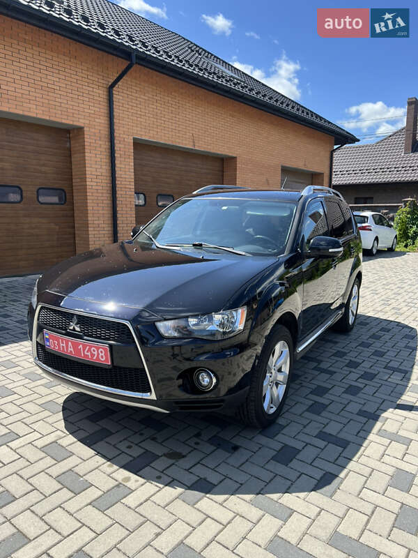 Позашляховик / Кросовер Mitsubishi Outlander 2010 в 
