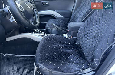 Внедорожник / Кроссовер Mitsubishi Outlander 2010 в 