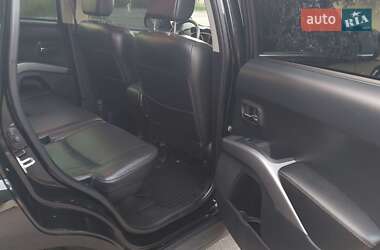Внедорожник / Кроссовер Mitsubishi Outlander 2009 в 