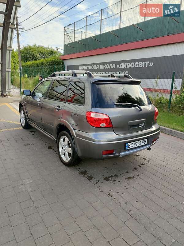 Внедорожник / Кроссовер Mitsubishi Outlander 2005 в Львове