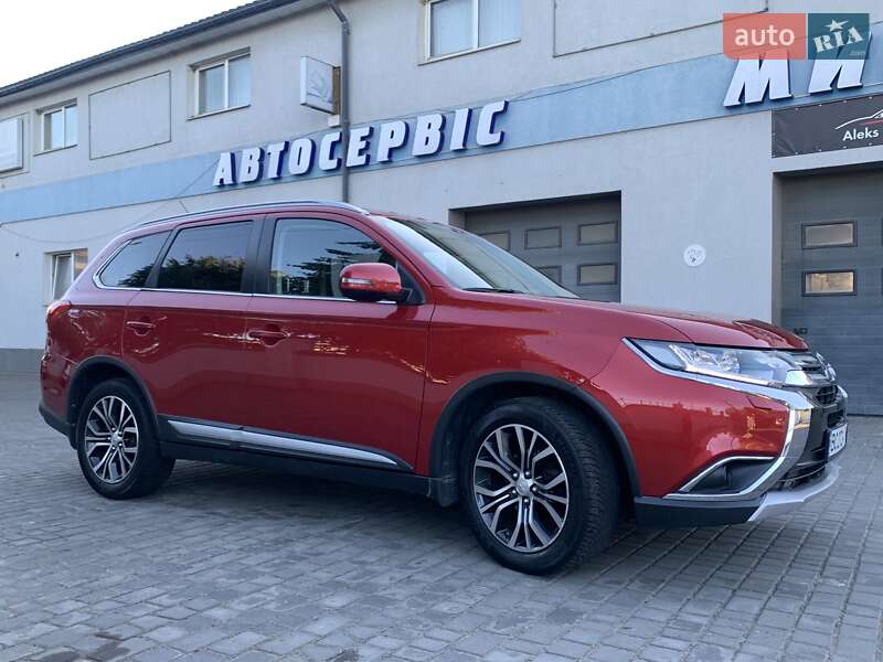 Внедорожник / Кроссовер Mitsubishi Outlander 2015 в Дрогобыче