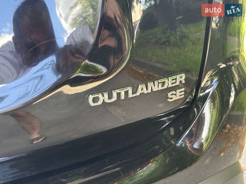 Внедорожник / Кроссовер Mitsubishi Outlander 2019 в Киеве