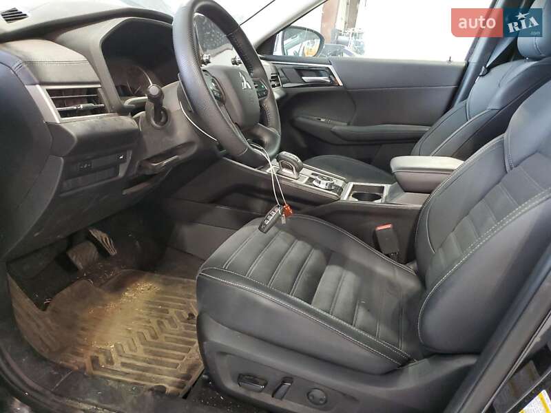 Внедорожник / Кроссовер Mitsubishi Outlander 2023 в Запорожье