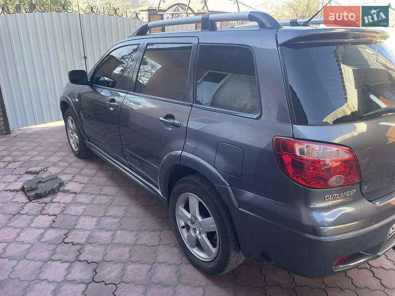 Внедорожник / Кроссовер Mitsubishi Outlander 2006 в Черкассах