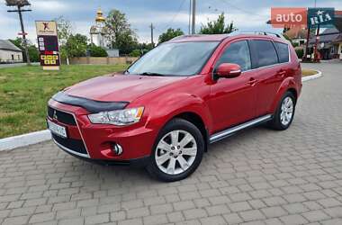 Внедорожник / Кроссовер Mitsubishi Outlander 2010 в Белках