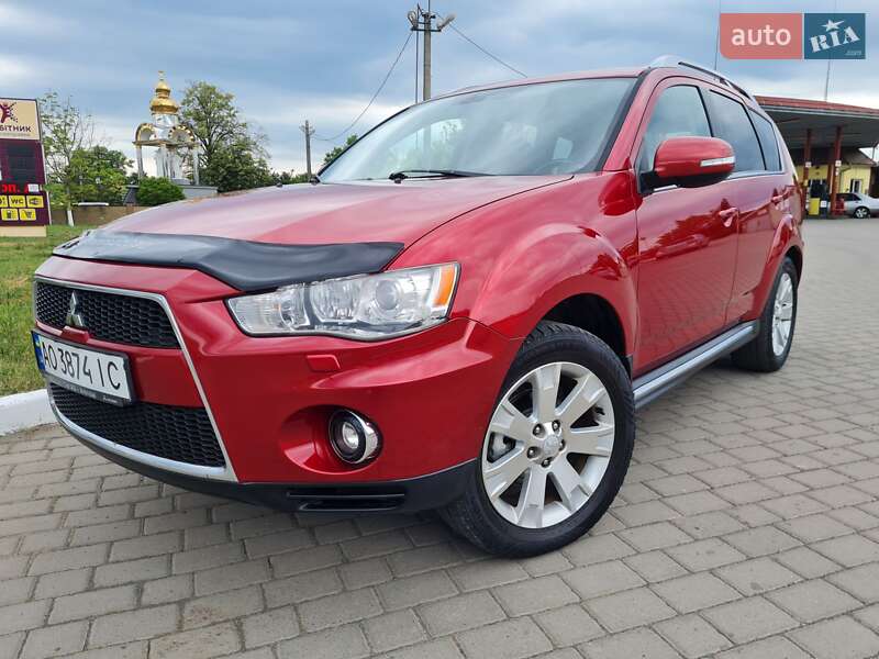 Позашляховик / Кросовер Mitsubishi Outlander 2010 в Білки